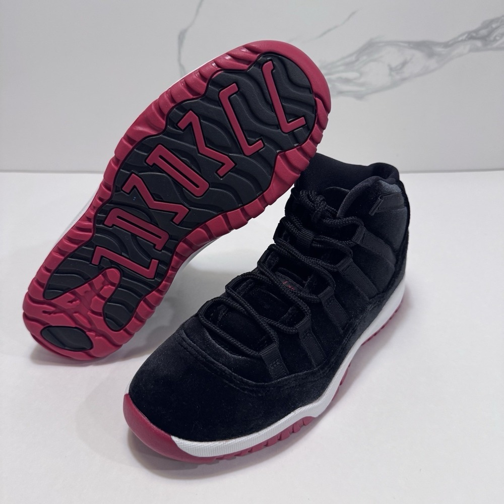 Nike Air Jordan 11 Retro Velvet Bred PS Size 3Y Pre-School Black Red